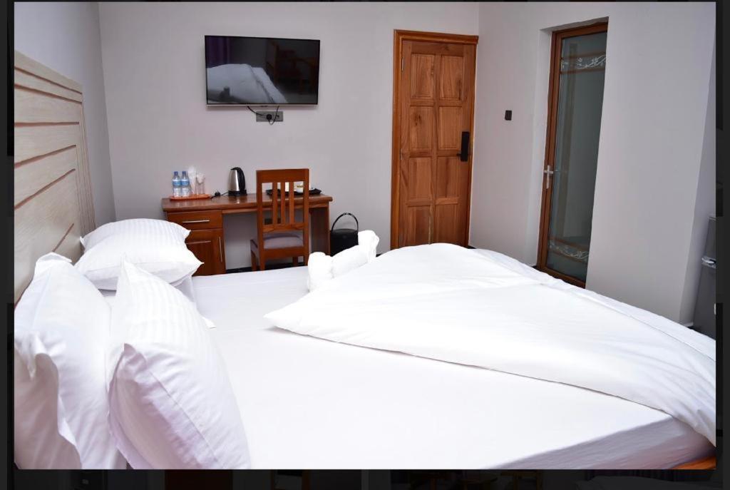 Hancol Hotel Dodoma Bagian luar foto